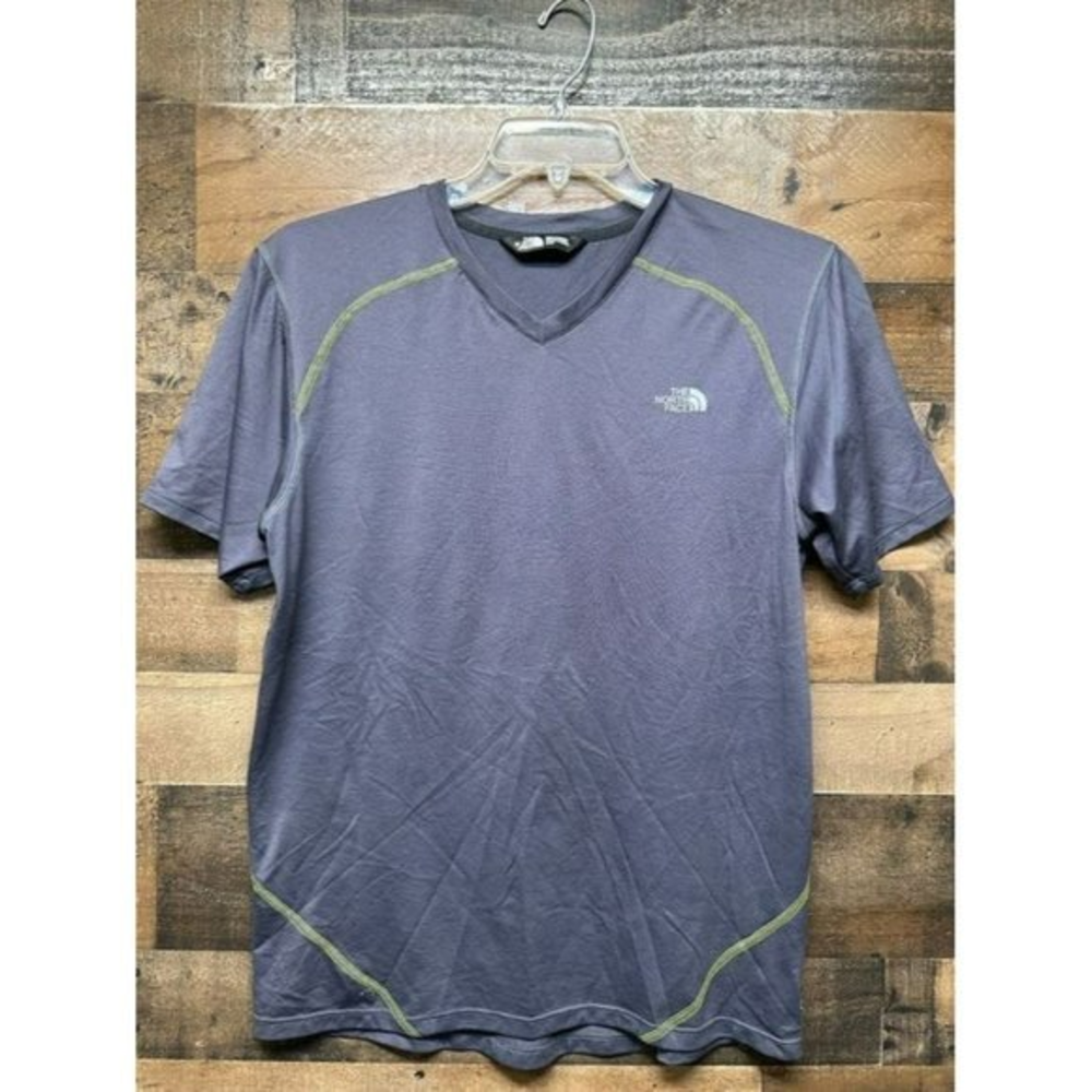 The North Face‎ Men's V-Neck T-Shirt Size Medium